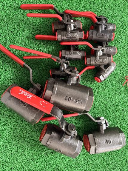 1½'' & 1/2'' Valves 2